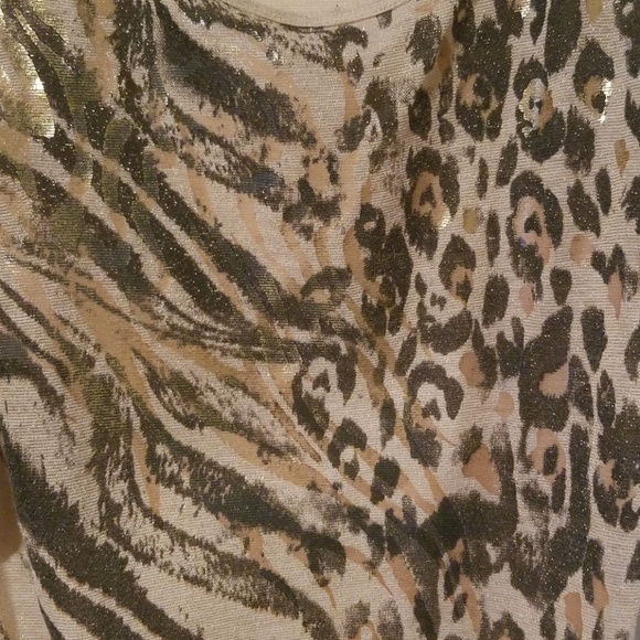Fun multi animal print top - Picture 2 of 3